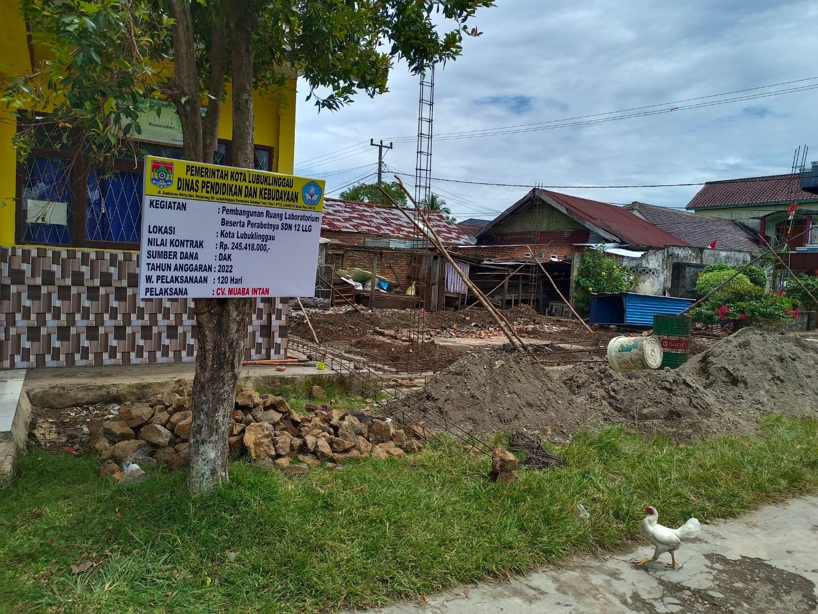 Plang Proyek Siluman di SD Negeri 12 Kota Lubuklinggau Akhirnya Dipasang