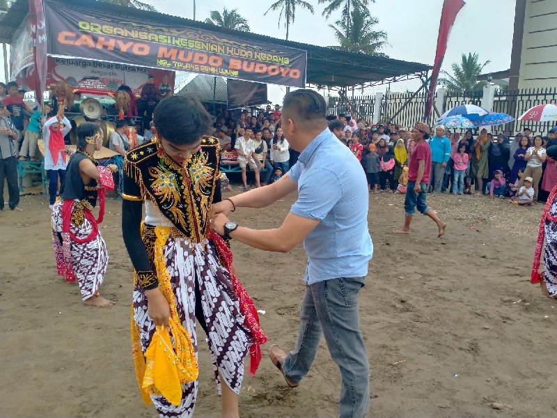 Penutupan HUT KemRI di Desa Air Meles Bawah dan Kelurahan Talang Benih Berjalan Meriah
